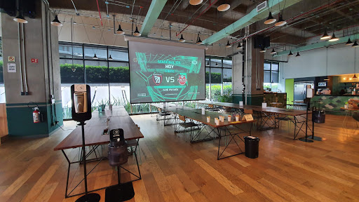 WeWork Espacio de Oficinas & Coworking Park Plaza